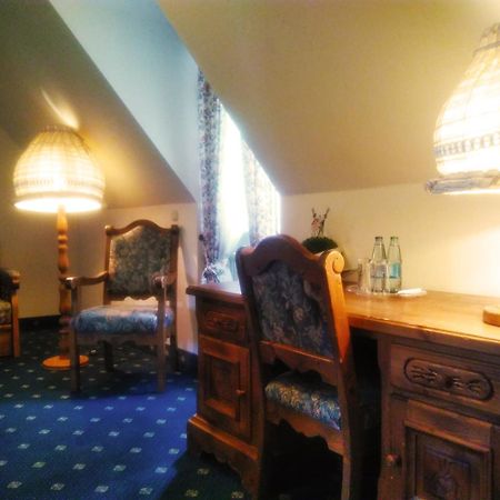 Spundloch- Das Hotel & Weinrestaurant Veitshochheim Bagian luar foto