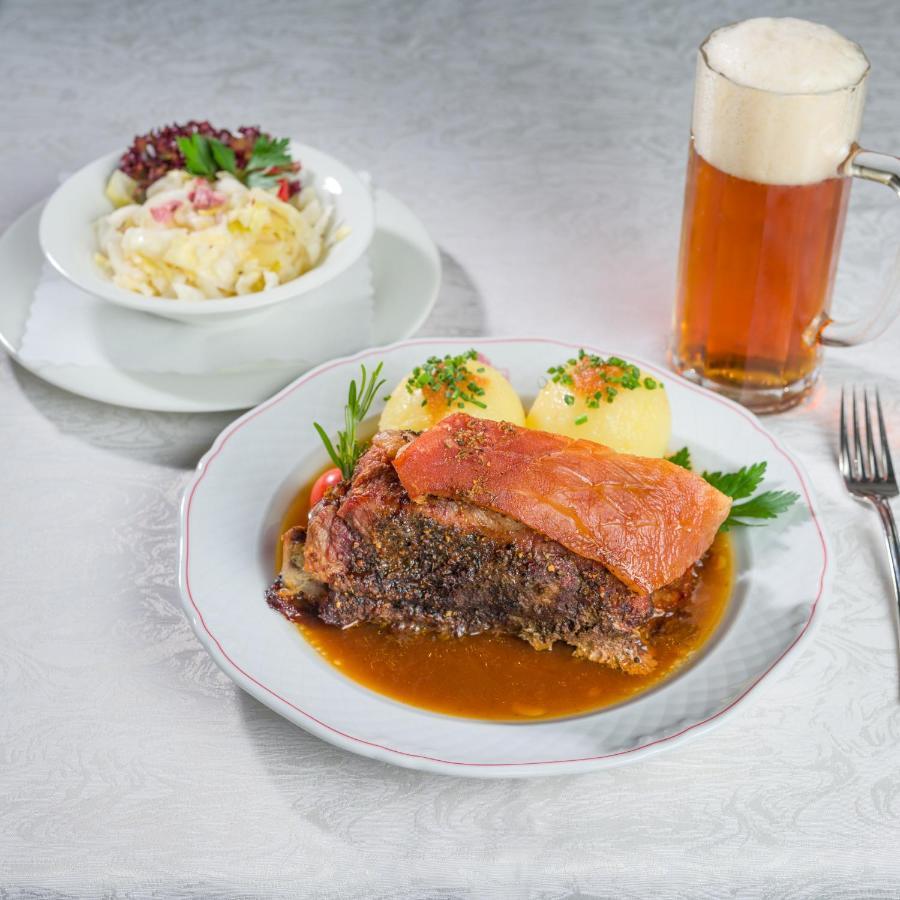 Spundloch- Das Hotel & Weinrestaurant Veitshochheim Bagian luar foto