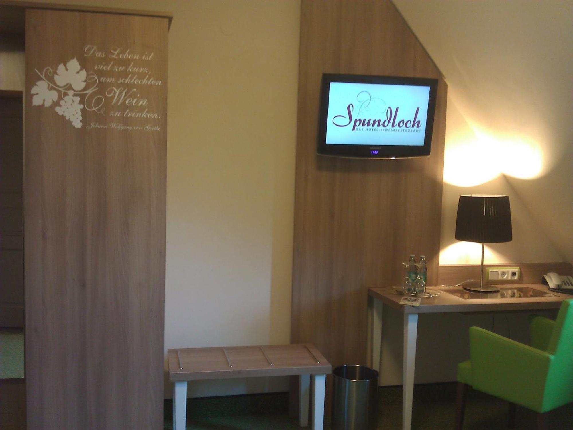 Spundloch- Das Hotel & Weinrestaurant Veitshochheim Bagian luar foto