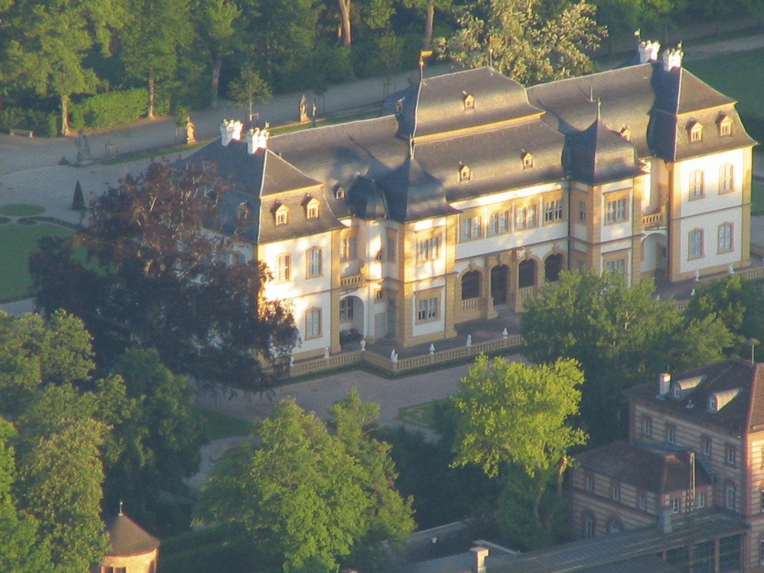Spundloch- Das Hotel & Weinrestaurant Veitshochheim Bagian luar foto